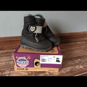 Toddler size 6 kamik snowboots